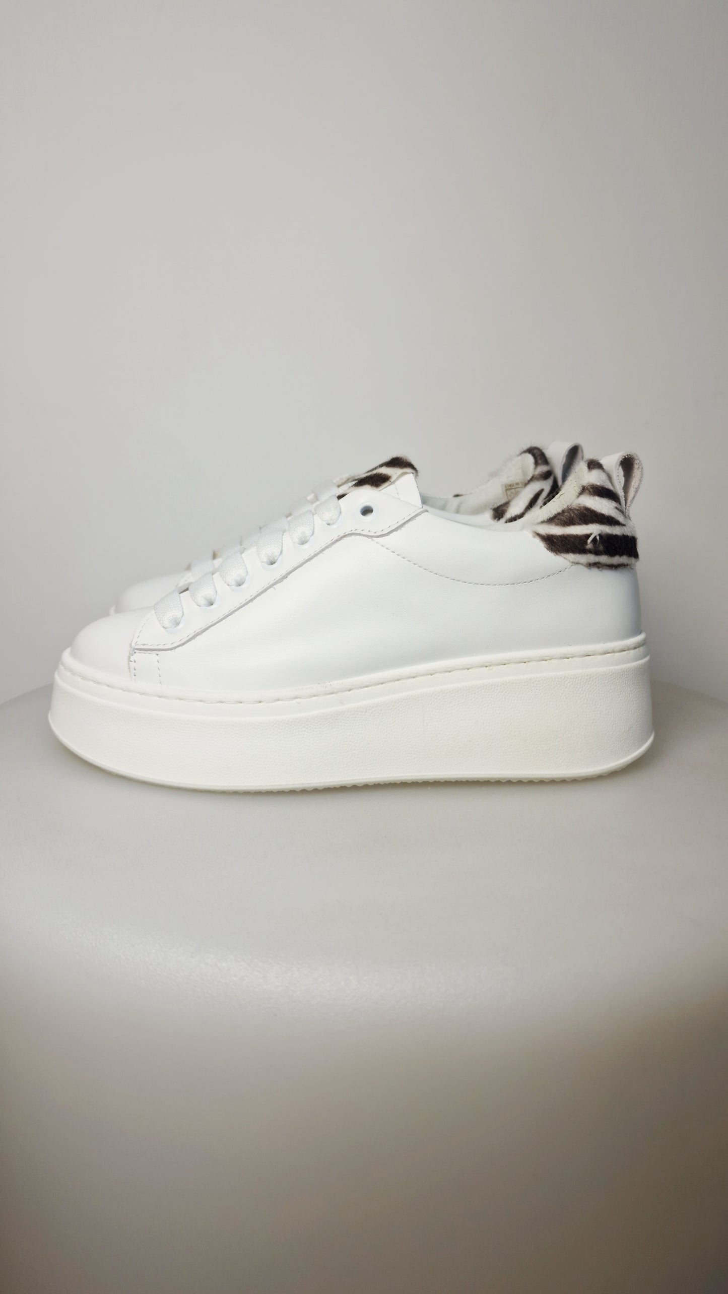 SNEAKERS ZEBRA